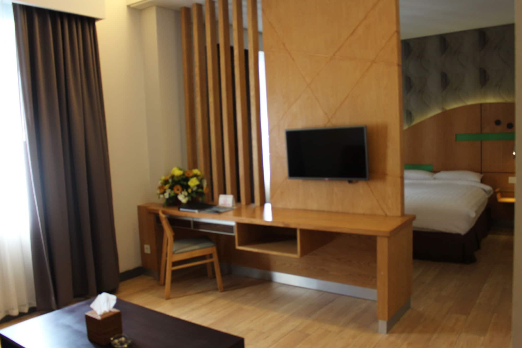 อิลลิรา ไลต์ ปรายา ลมบก Hotel ภายนอก รูปภาพ