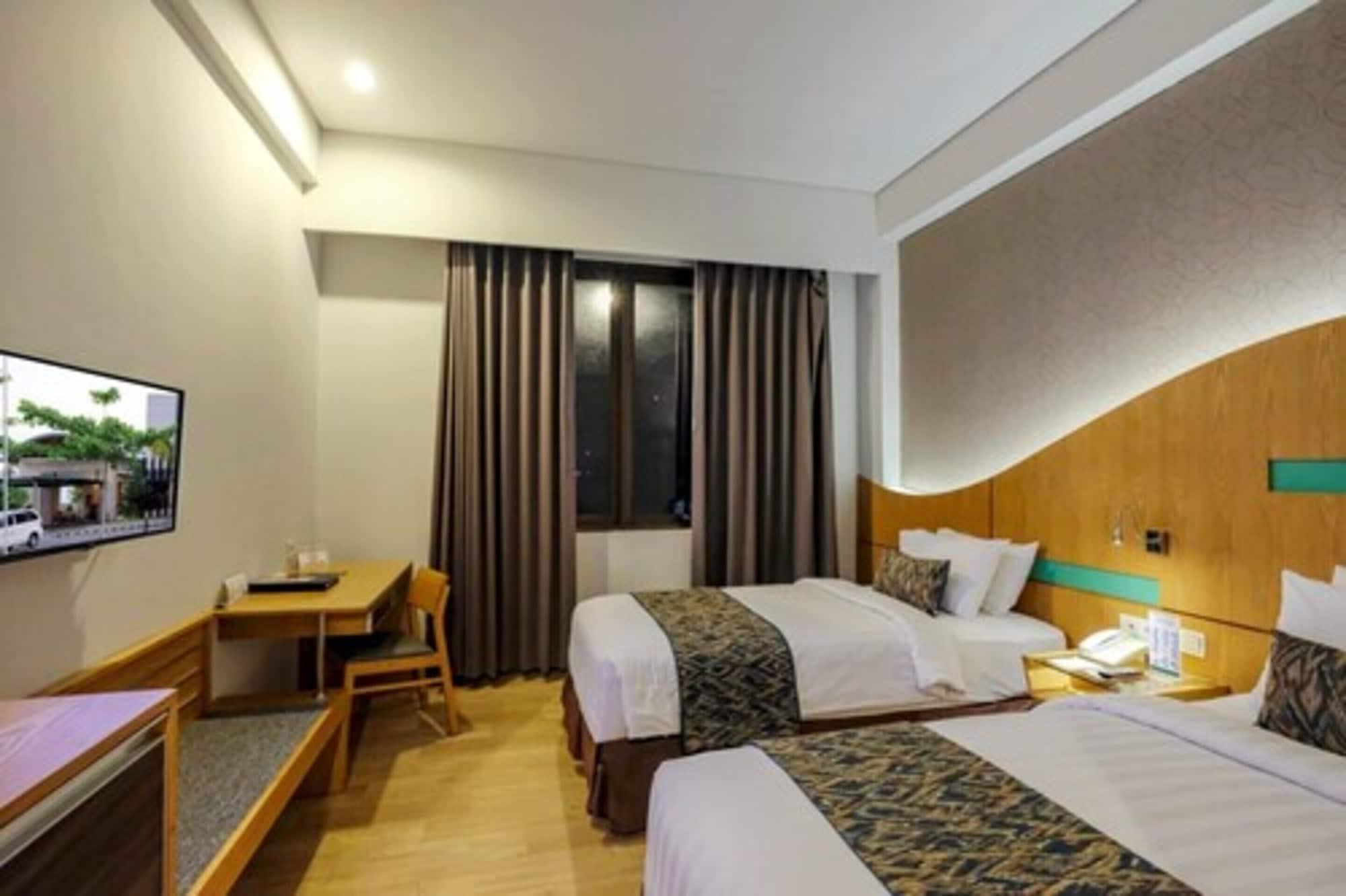 อิลลิรา ไลต์ ปรายา ลมบก Hotel ภายนอก รูปภาพ