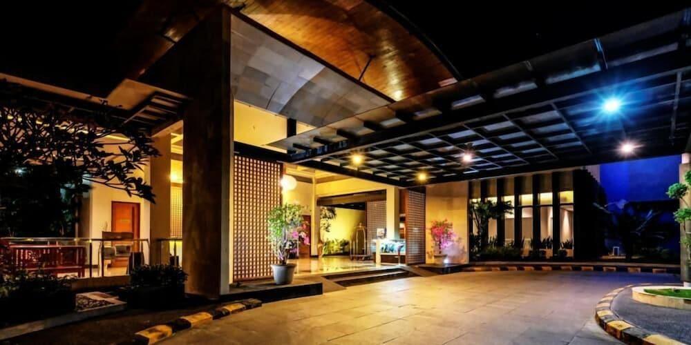 อิลลิรา ไลต์ ปรายา ลมบก Hotel ภายนอก รูปภาพ