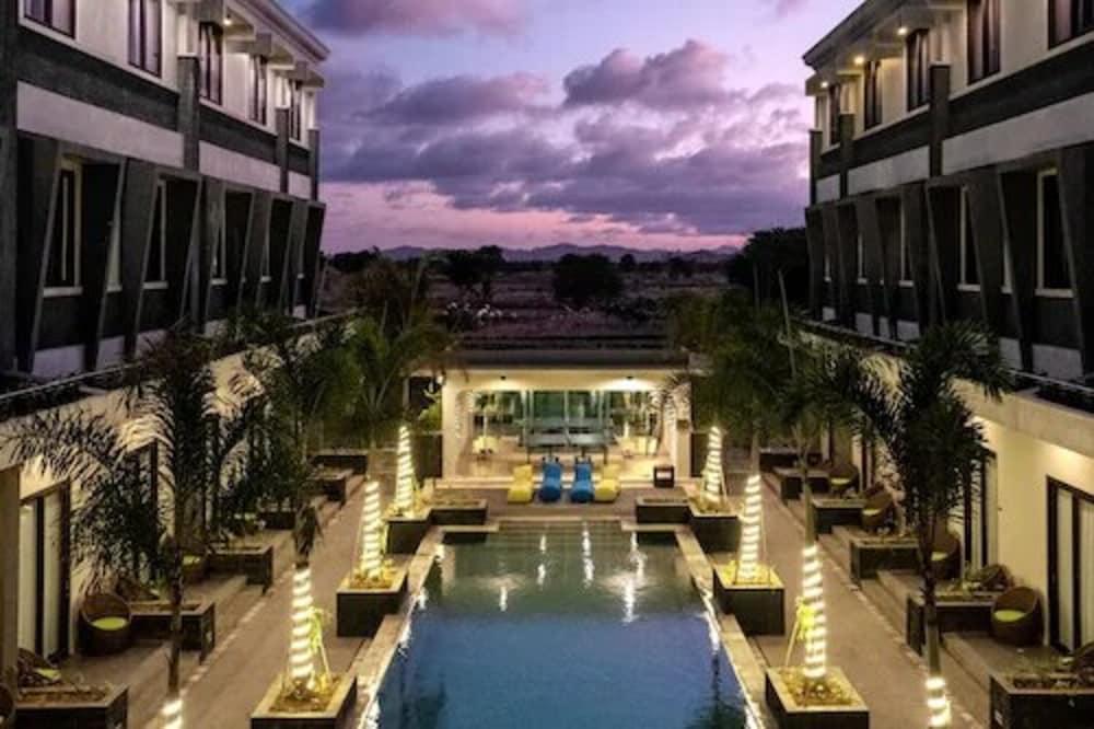 อิลลิรา ไลต์ ปรายา ลมบก Hotel ภายนอก รูปภาพ