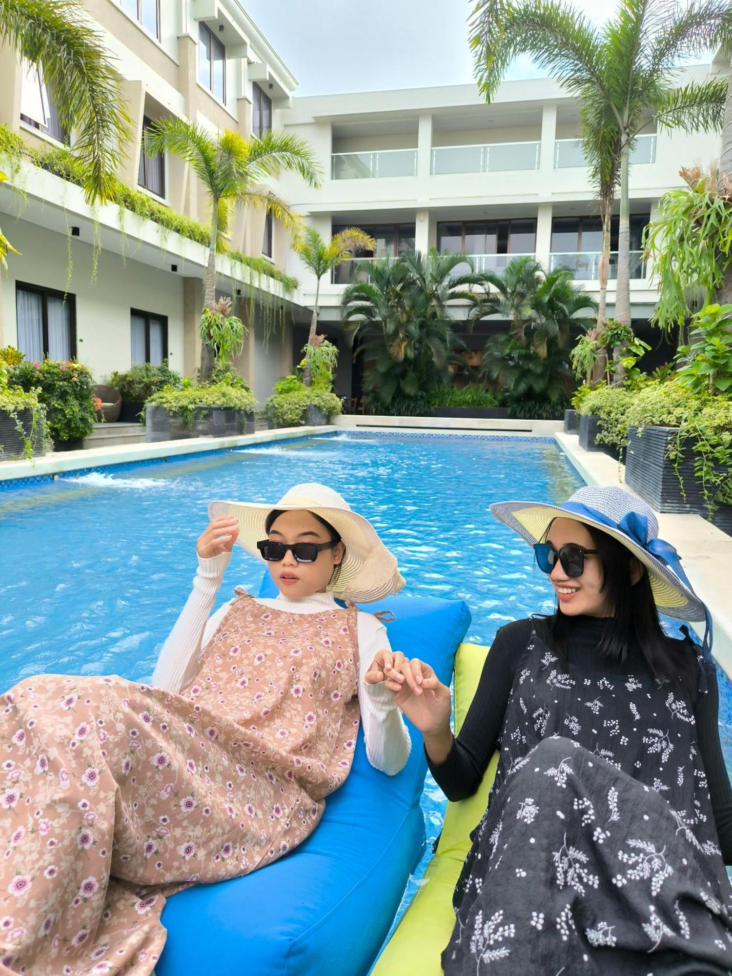 อิลลิรา ไลต์ ปรายา ลมบก Hotel ภายนอก รูปภาพ