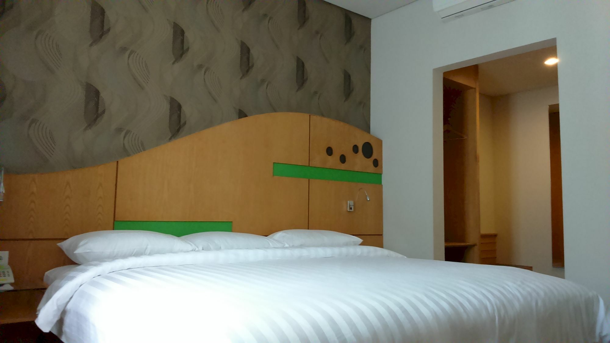 อิลลิรา ไลต์ ปรายา ลมบก Hotel ภายนอก รูปภาพ