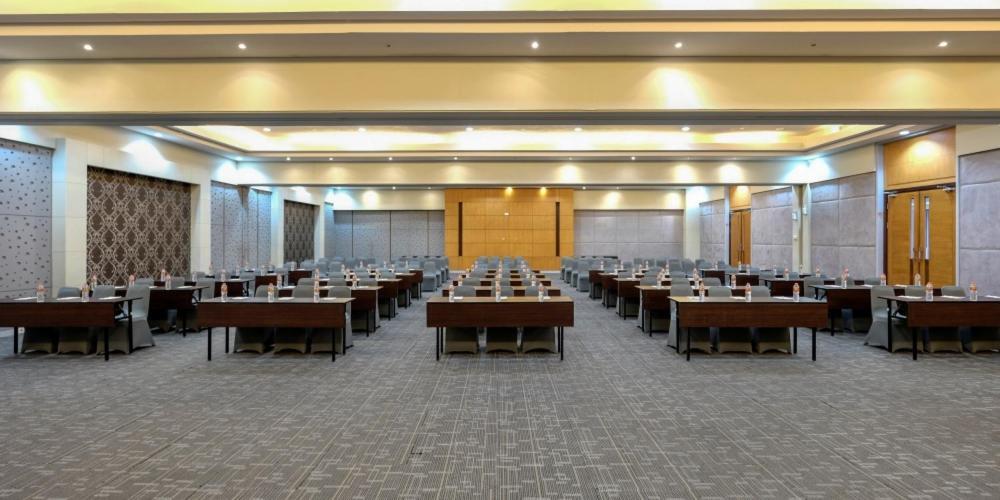 อิลลิรา ไลต์ ปรายา ลมบก Hotel ภายนอก รูปภาพ